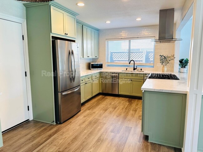 Building Photo - 3095 Anderson Ave