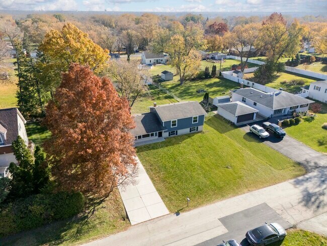 Building Photo - 2N359 Mildred Ave