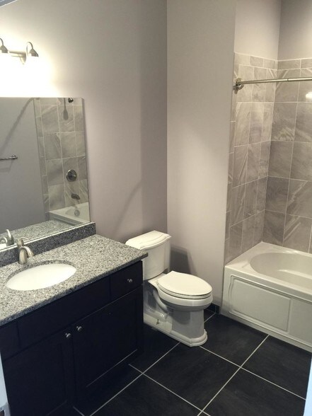 Master bath - 3247 Biddle Ave