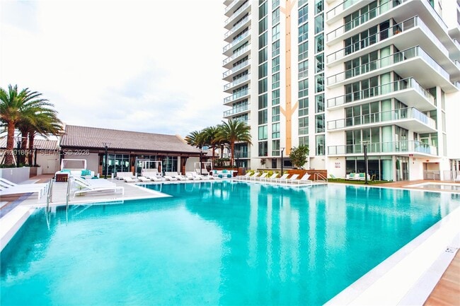 Building Photo - 330 Sunny Isles Blvd