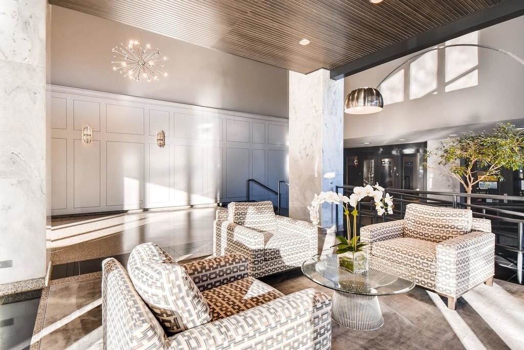 Lobby - 620 Peachtree St NE