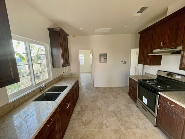 Building Photo - Newly built in El Monte