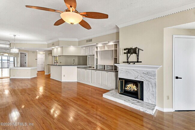 Building Photo - 2099 Winterbourne W