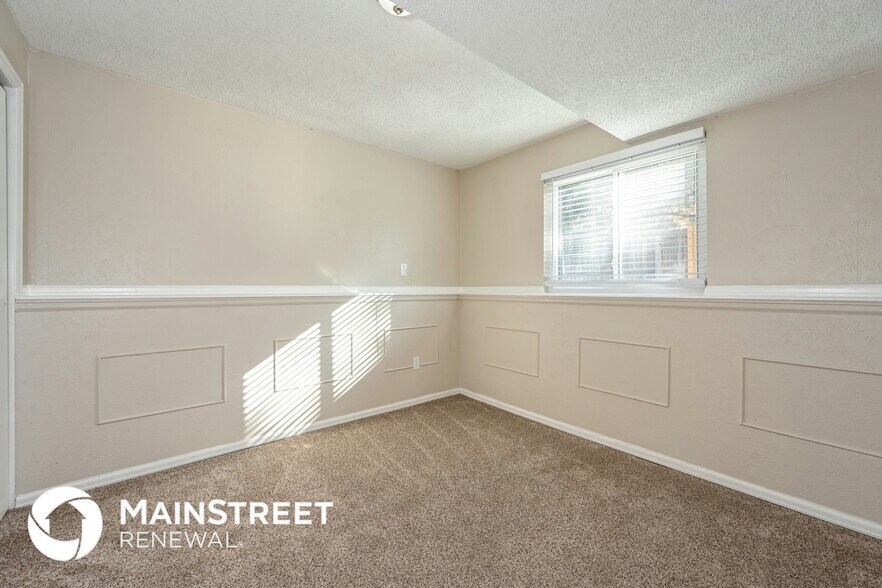 Building Photo - 17476 E Plateau Dr