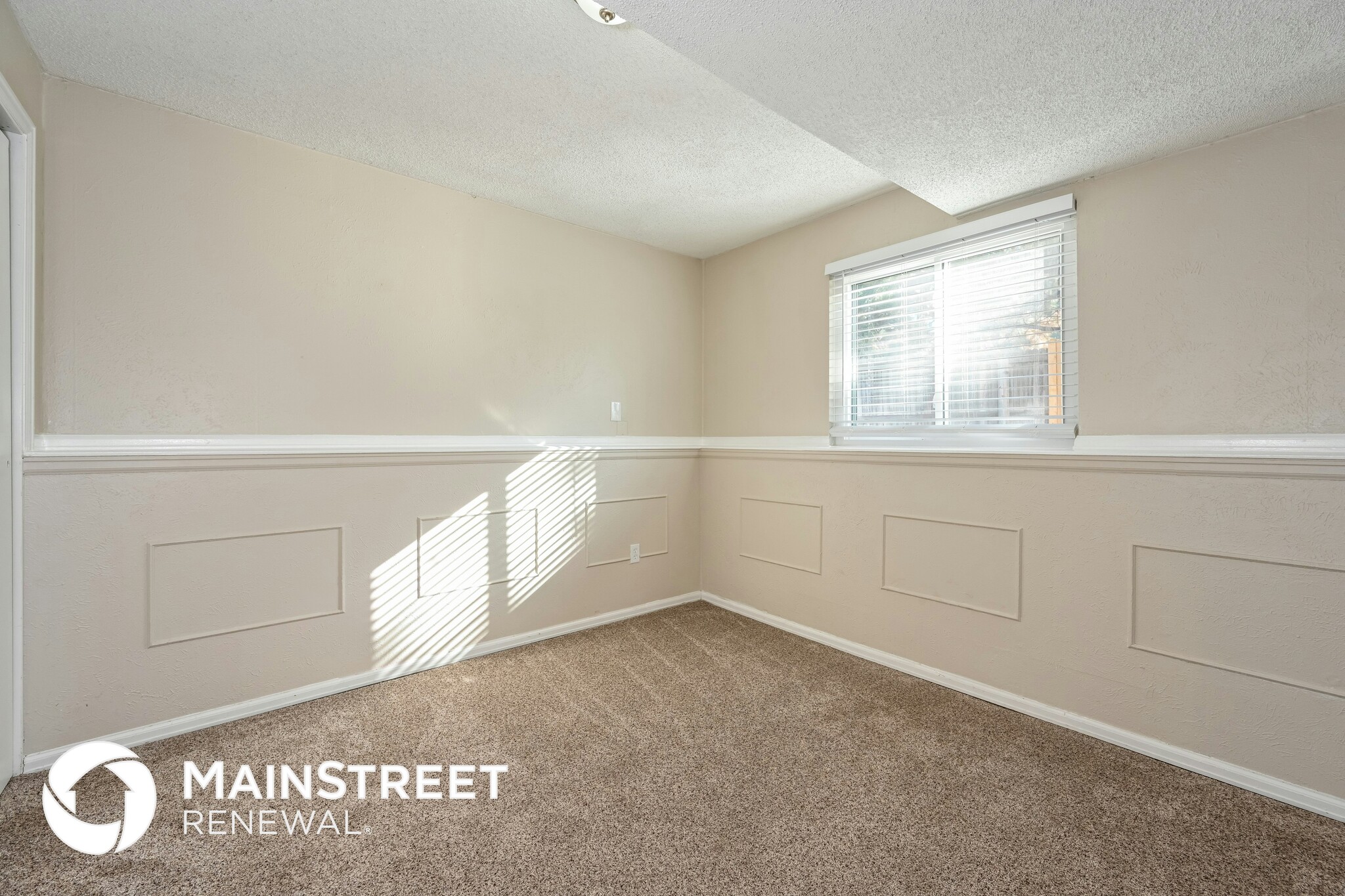 Building Photo - 17476 E Plateau Dr