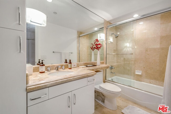 Building Photo - 701 Ocean Ave