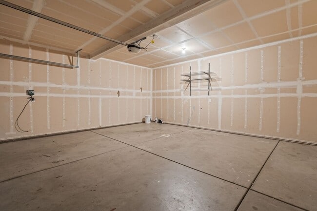 Building Photo - 10228 Pedra Do Sol Way