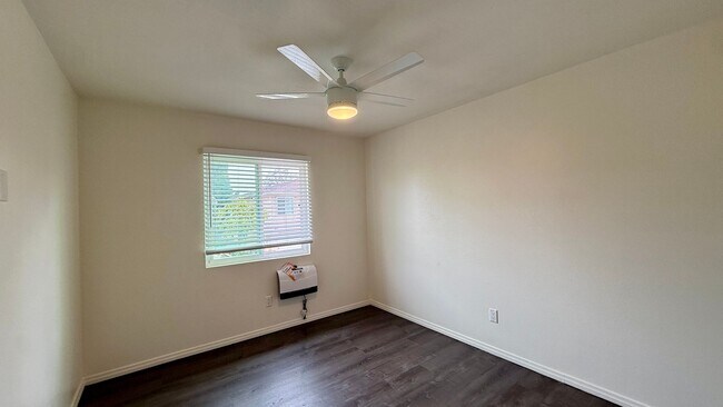 Building Photo - Newly remodeled 2 Bed/1 Bath condo with garage for rent in Paradise Hills.