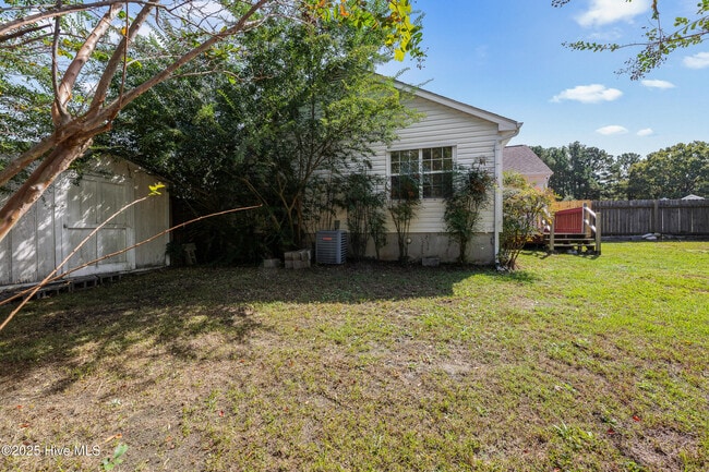 Building Photo - 314 Pebble Ln