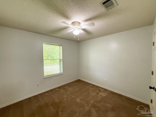 Building Photo - 10609 Creek Ridge Dr