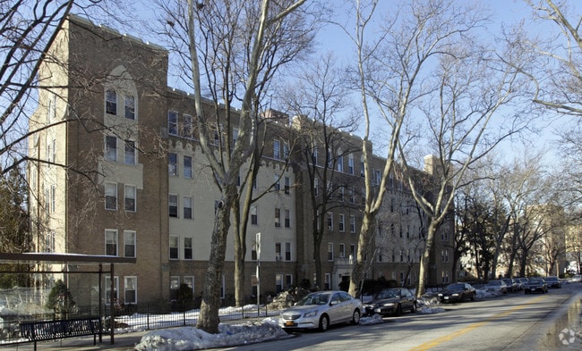 Primary Photo - Wellington Court