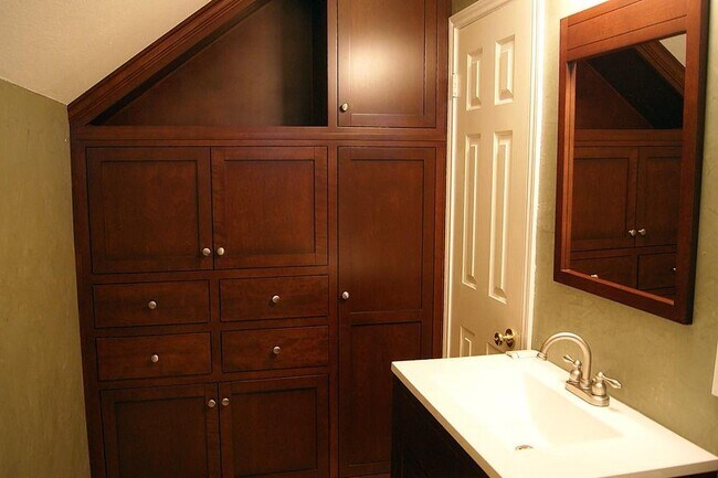 Building Photo - 3106 Scarlet Oak Cove