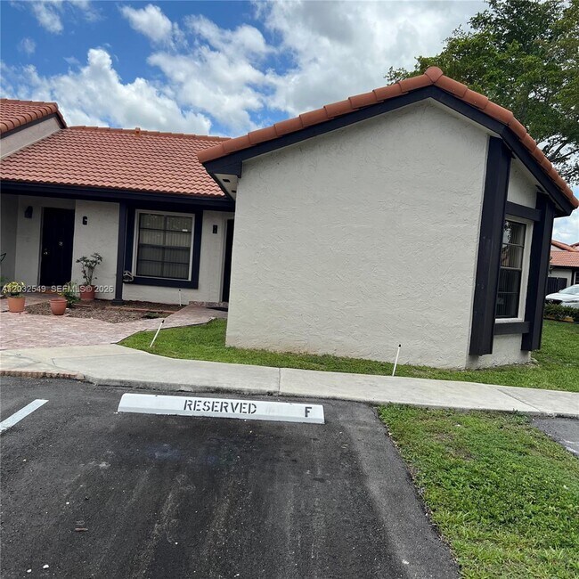Building Photo - 15272 SW 46th Ln