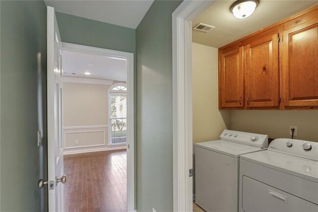 Building Photo - 3520 Billingsley Dr