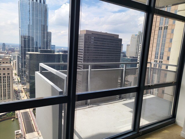 Building Photo - 235 W Van Buren St