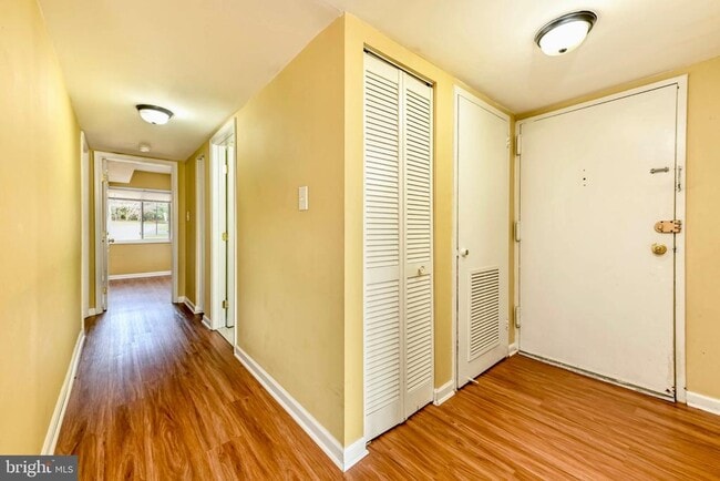 Building Photo - 1403 Northgate Square