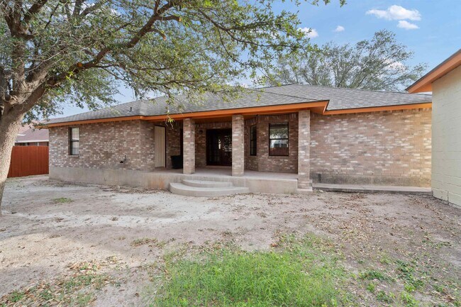 Building Photo - 104 Virgie St