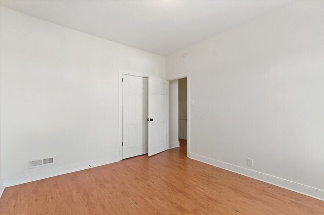 Building Photo - Coming Soon! Bright 3 Bedroom, 1.5 Bath Ho...