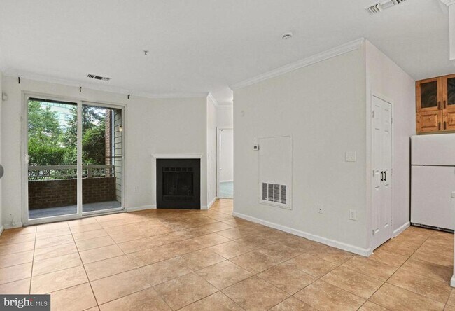 Building Photo - 12901 Alton Square