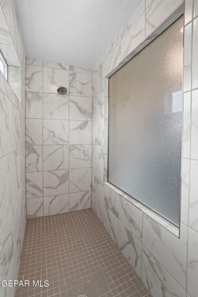 Building Photo - 11506 Summer Dr