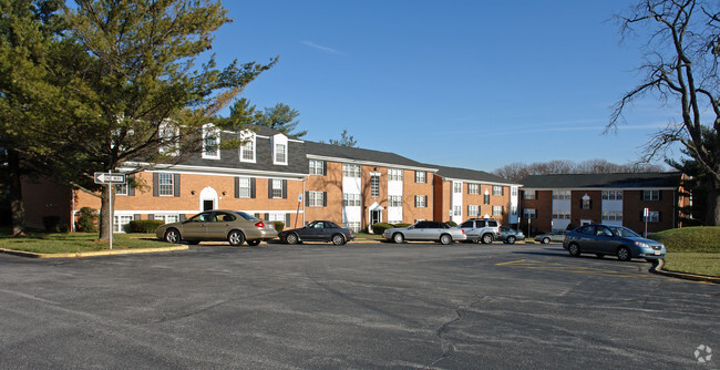 Building Photo - Villages of Queen Anne Apartments