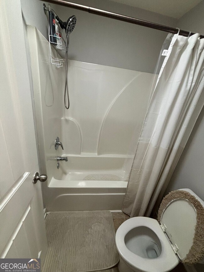 Building Photo - 518 Tulip Ln