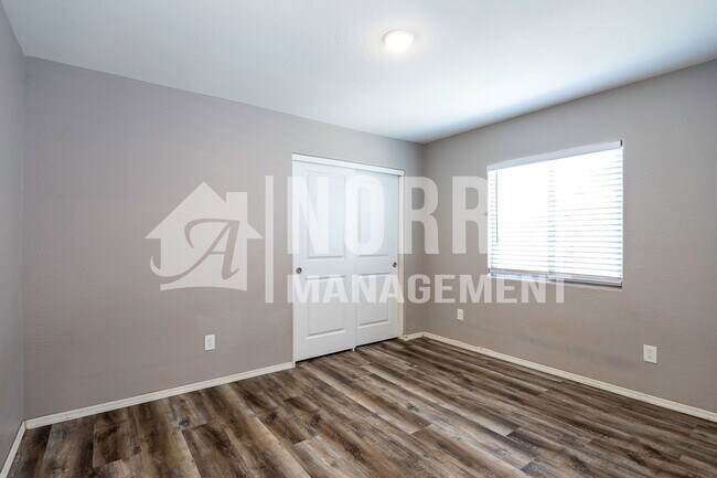 Building Photo - Very Nice Home in a Great Location