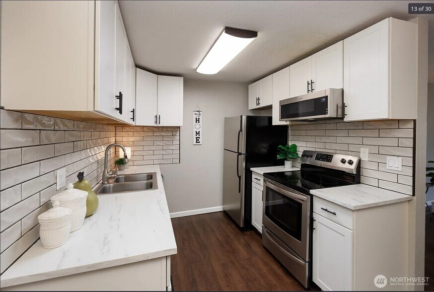 Building Photo - 16817 Larch Way