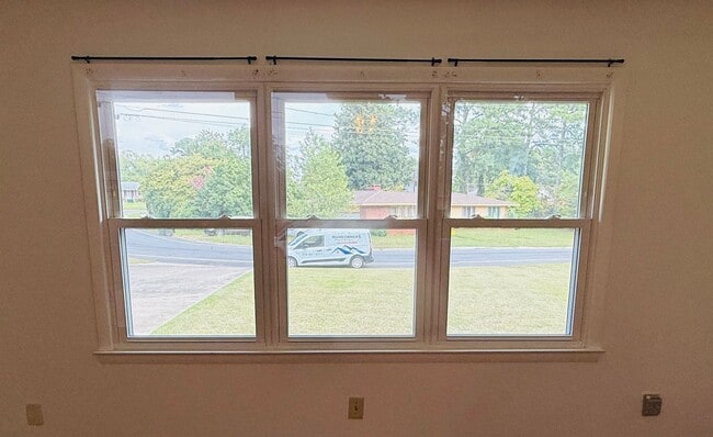 Building Photo - COMING SOON-1718 Patterson Circle