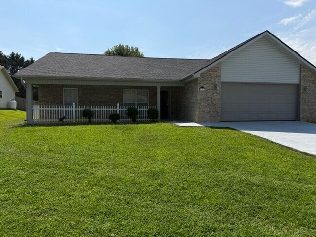 Building Photo - 2811 June Bug Way