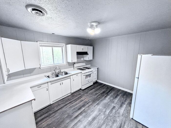 Building Photo - 3018 Meadow Forest Dr