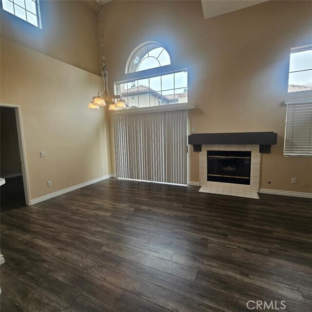 Building Photo - 2930 Vía Milano