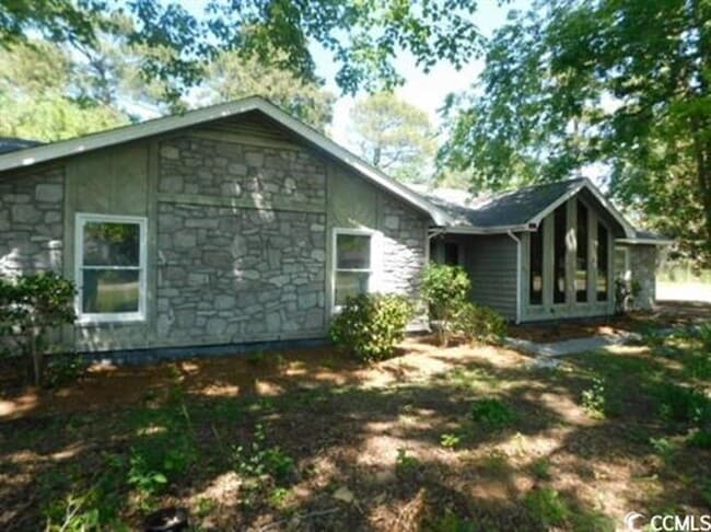 Building Photo - 51 Plantation Rd