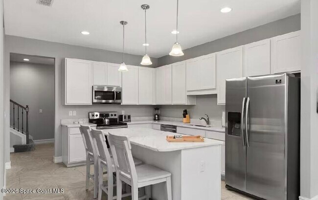 Building Photo - 164 Mediterranean Way