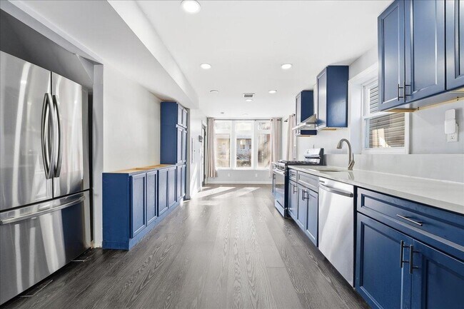 Building Photo - 225 Freeman Ave