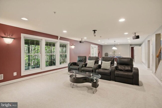 Building Photo - 400 Long Trail Terrace