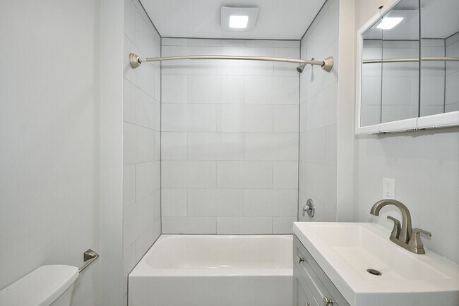 Building Photo - 7700 Francis