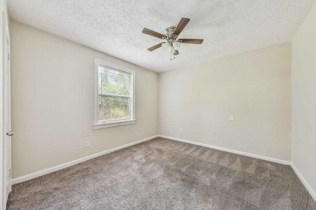 Building Photo - Renovated 3-Bedroom Home in the Heart of Murray Hill!