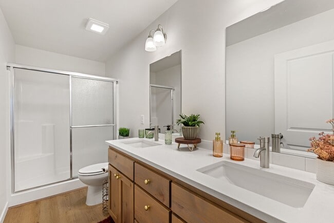 Building Photo - New Construction! Free first month rent