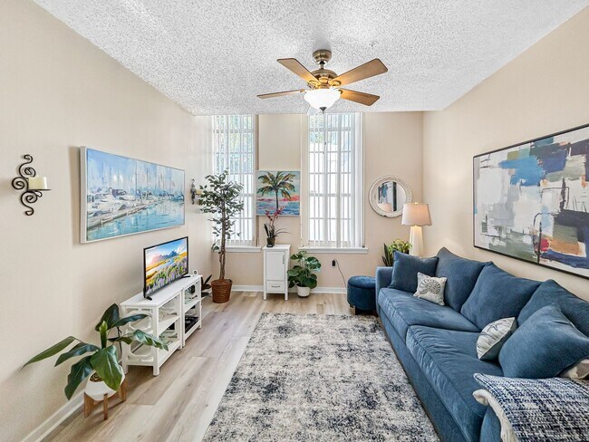 Building Photo - Modern Condo Living by Mirror Lake – Downtown St. Pete! 2bed | 2bath