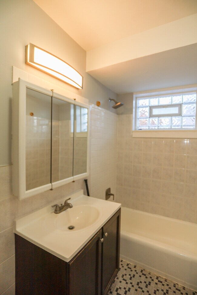 Building Photo - 9016 Lamon Ave