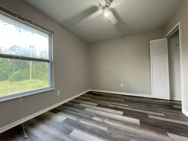 Building Photo - 1/2 MONTH FREE RENT!  3/2 House in Deltona