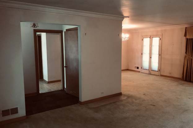 Building Photo - 6817 N Lamon Ave