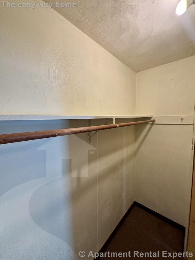 Building Photo - 569 Somerville Ave