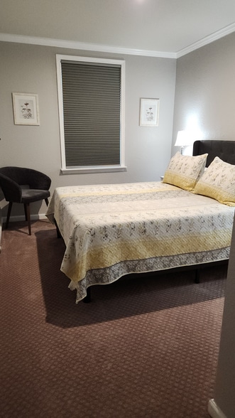 Building Photo - 1606 Raven Way