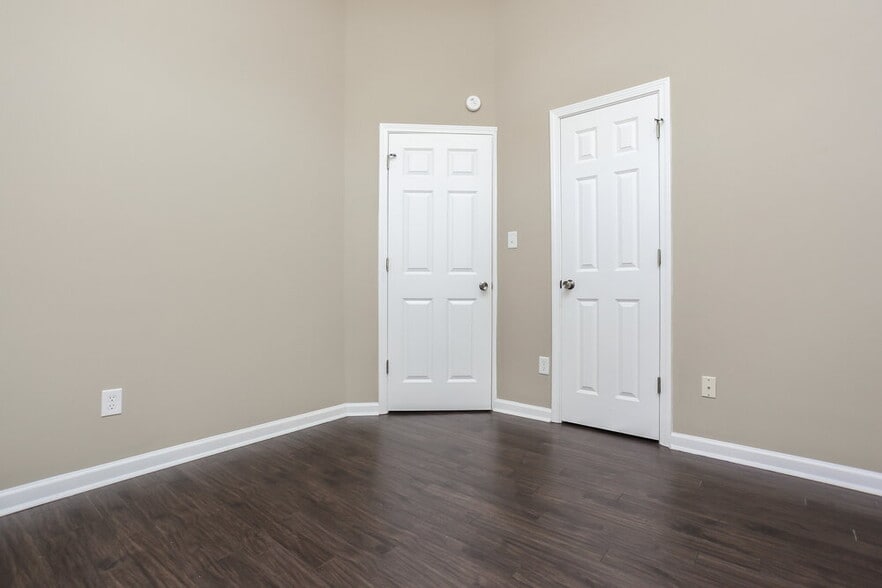 Building Photo - 10183 Tall Hickory