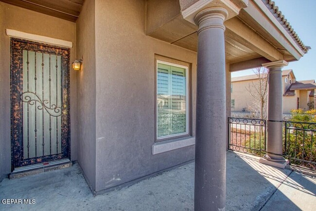 Building Photo - 3852 Loma Cortez Dr
