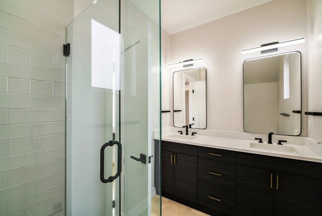 Building Photo - Back Duplex in Denver's Jefferson Park Neighborhood