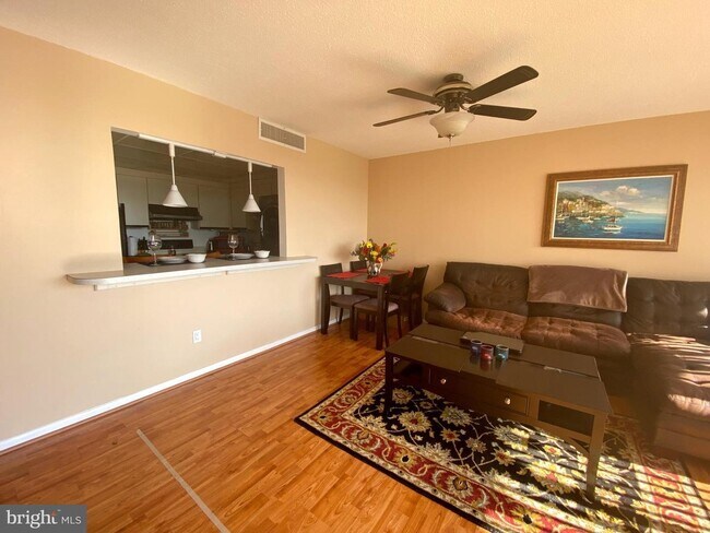 Building Photo - 6301 Stevenson Ave