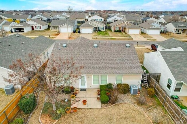 Building Photo - Amazing 3bed 2 Bath 2 Car Garage in Marble Leaf Addn Edmond OK